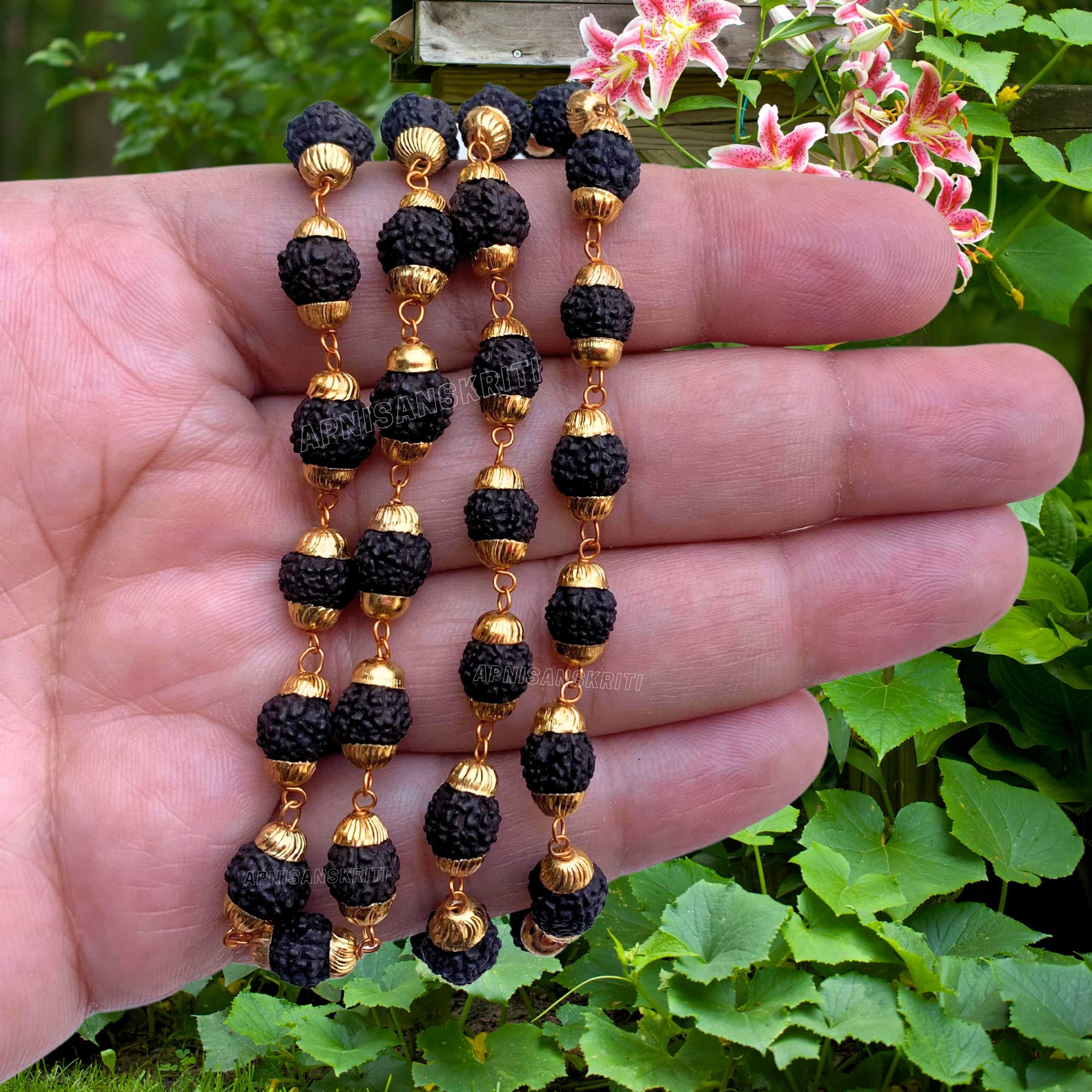 Apnisanskriti Black Rudraksha Mala with Golden Cap for Men/Women Wearing (Lab Certified, Original Black Rudraksh) - Pack of 1